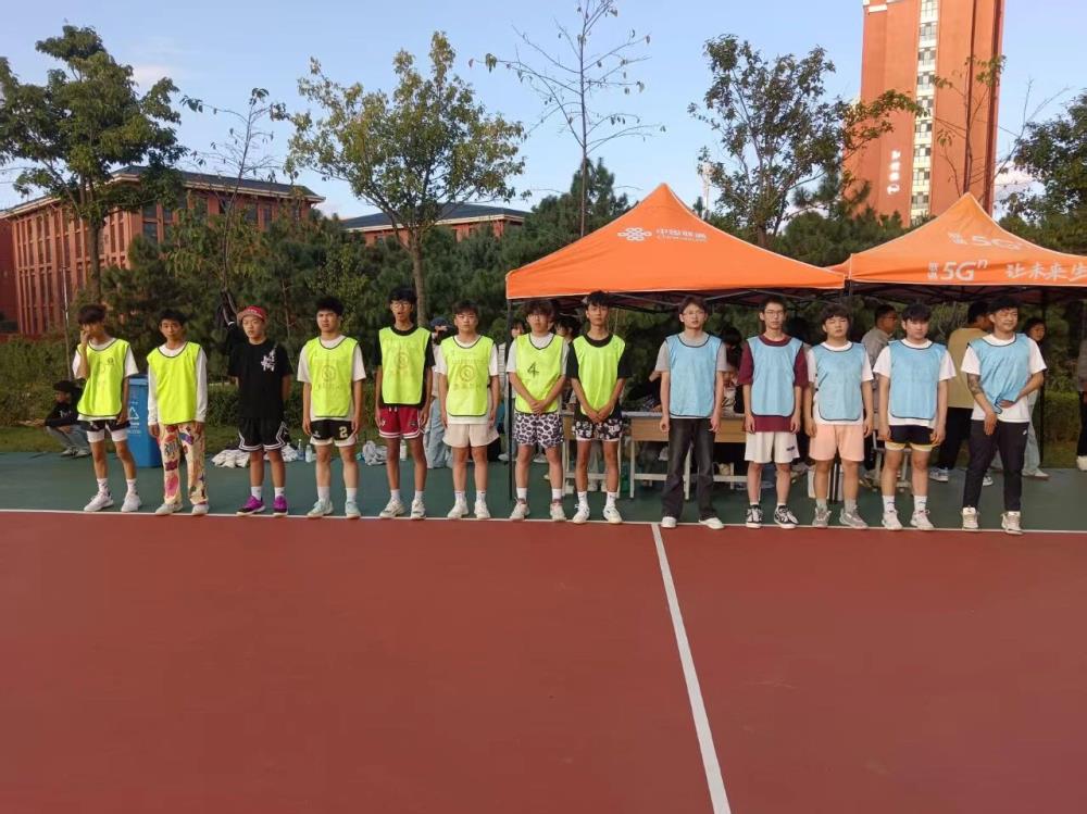 以体育精神凝聚青春 以竞技热情点亮校园丨云南经贸外事学校“瀚科杯”迎新篮球赛火热开赛