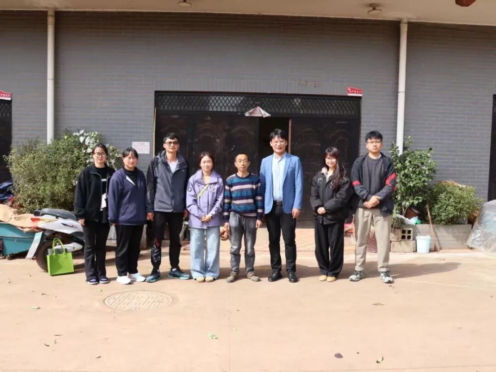 爱心敲门暖意融，榜样力量励成长｜云南经贸外事学校开展“爱心来敲门”家访活动