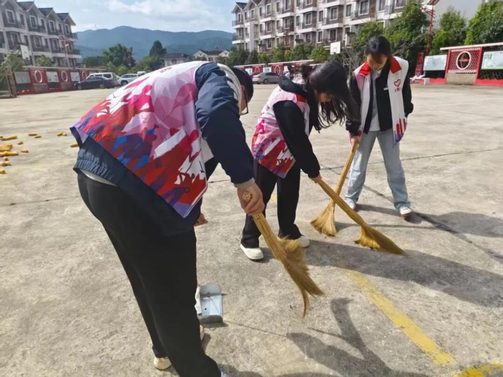 青春赋能苗乡美，劳动铸就共同体｜云南经贸外事学校开展乡村振兴志愿服务行动
