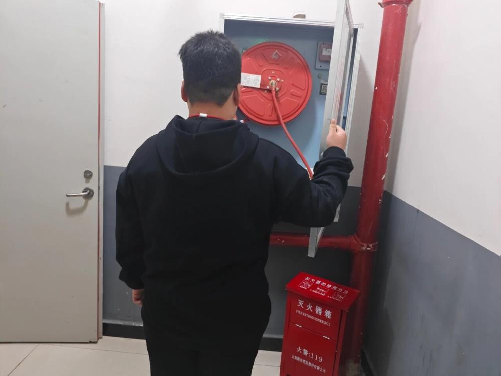 筑牢校园安全防线｜云南经贸外事学校开展消防安全专项检查