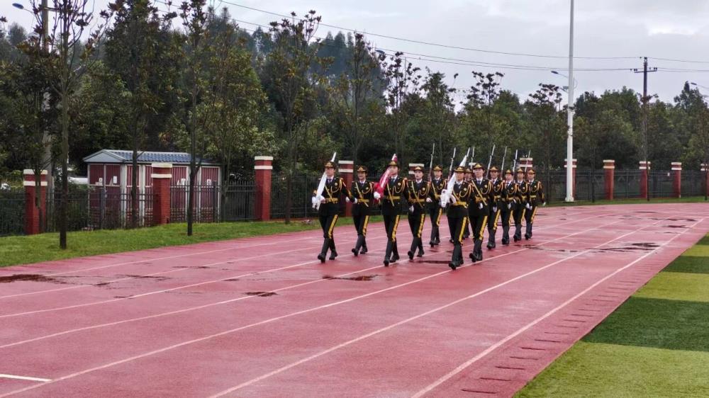 云南经贸外事学校举行“全民消防 生命至上——安全用火用电”主题升旗仪式