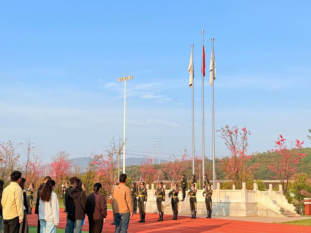 新学期，新起点！云南经贸外事学校开学第一课升旗仪式顺利举行                                                                                              